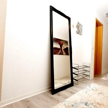 2,5-zimmer Inkl Arbeitsplatz, Wlan & Free Netflix, Amazon-free Parken Vollausgestattete Wohnung, 24h Check In Апартаменты *