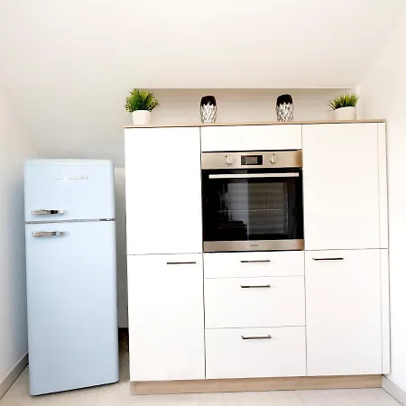 2,5-zimmer Inkl Arbeitsplatz, Wlan & Free Netflix, Amazon-free Parken Vollausgestattete Wohnung, 24h Check In Апартаменты *