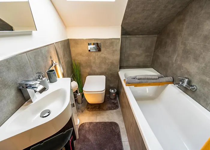 2,5-zimmer Inkl Arbeitsplatz, Wlan & Free Netflix, Amazon-free Parken Vollausgestattete Wohnung, 24h Check In